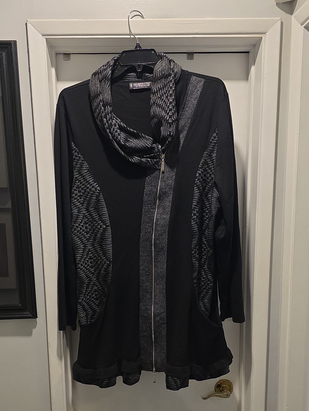 The Pyramid Collection Black & Gray Cowl Zip-Front Sweater